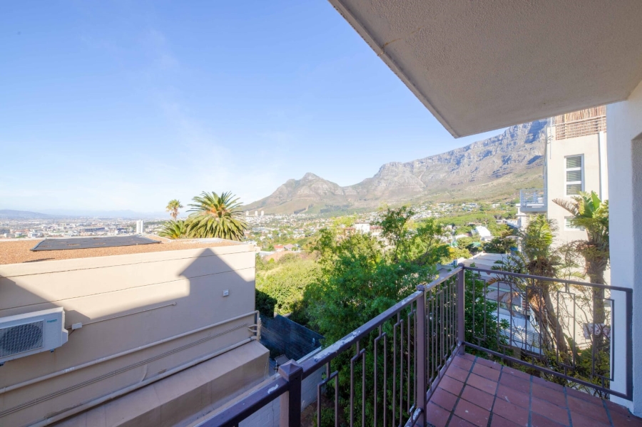 2 Bedroom Property for Sale in Gardens Western Cape